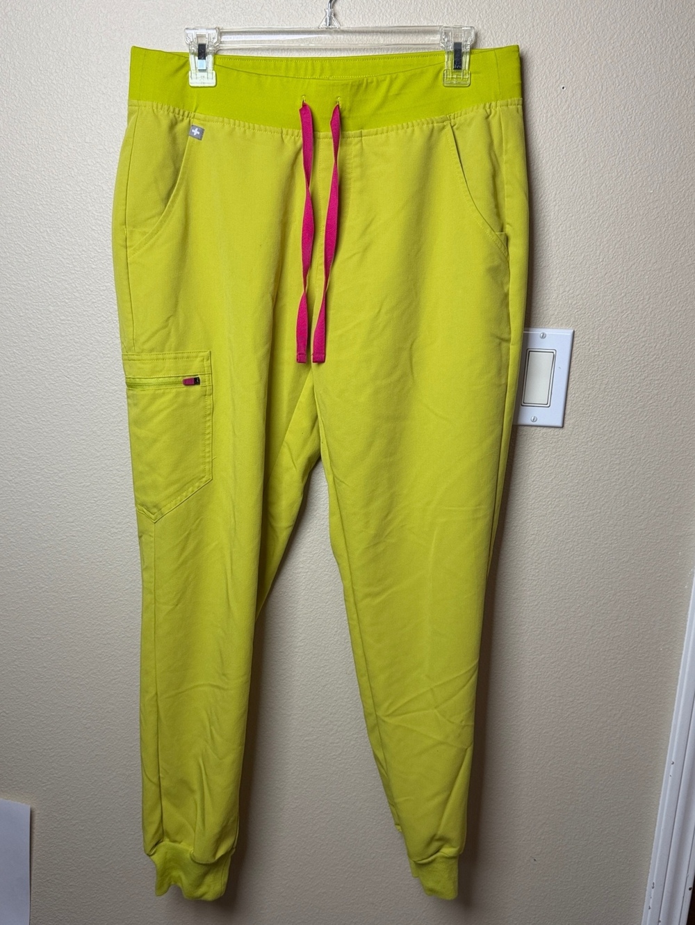 FIGS Scrubs Zamora Jogger | Size M | Color Limeade